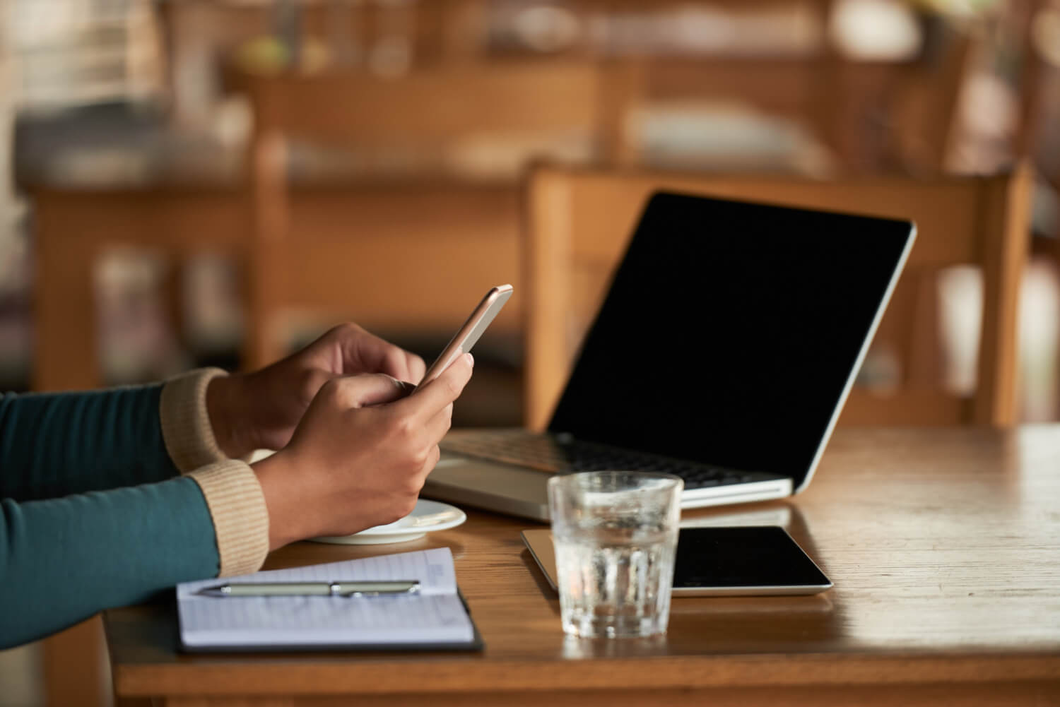 Remote Online Notary vs Mobile Notary Service