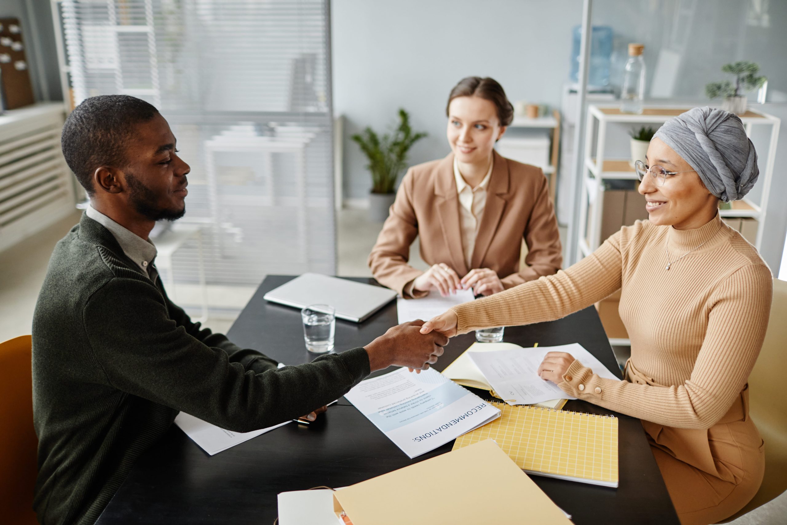 Common Industries That Use 1099 Agreements